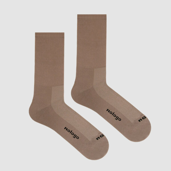 nologo beige socks: a staple in every cyclist's wardrobe, combining comfort with style.