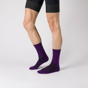 White purple cycling socks by nologo: trusted by cyclists worldwide for their quality and performance.