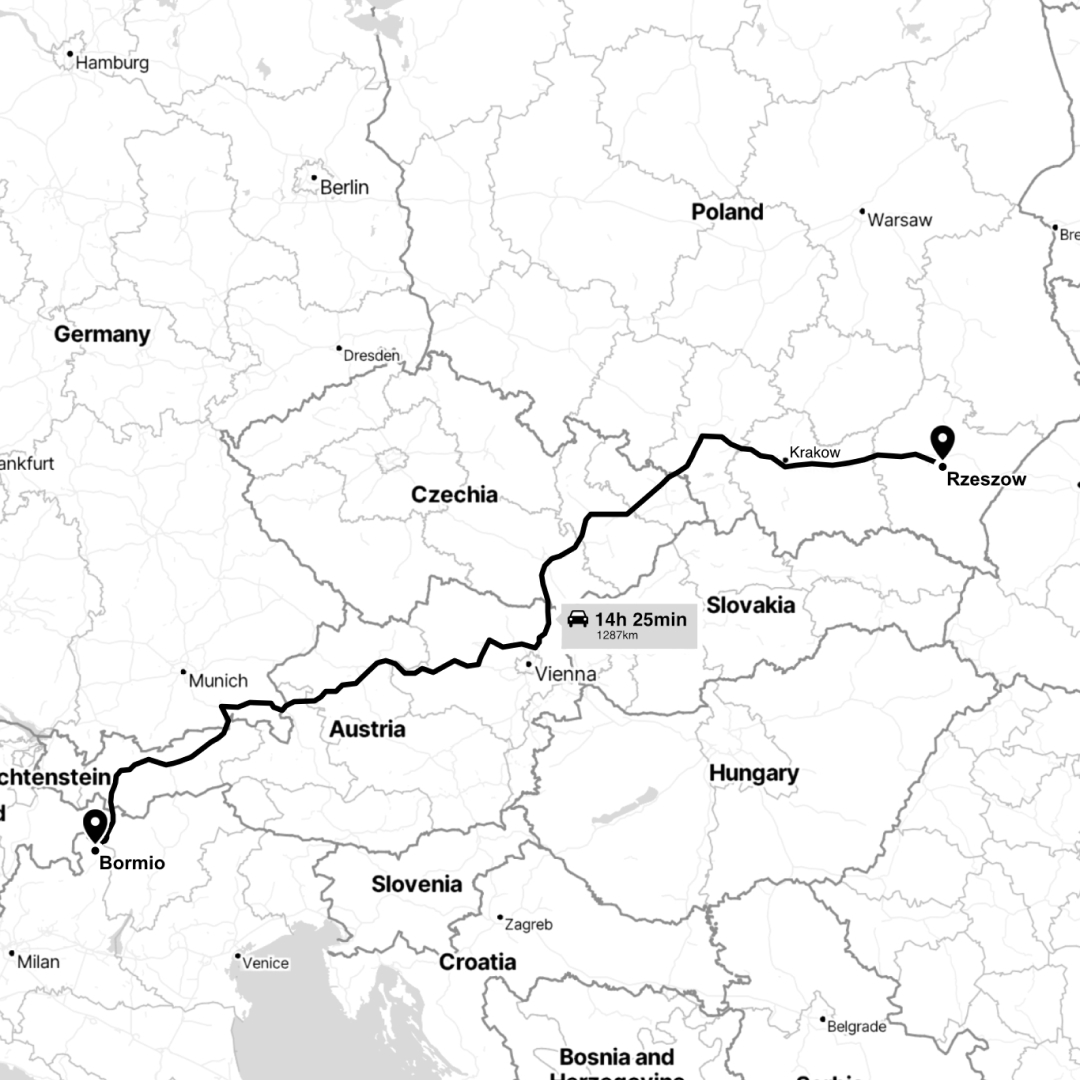De route plannen: De groep plant nauwgezet hun 1.300 kilometer lange rit van Rzeszów, Polen, naar Bormio, Italië, tijdens een informele koffiebijeenkomst.